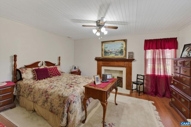 28 RIDGEWAY FARM CT, Keswick, VA 22947