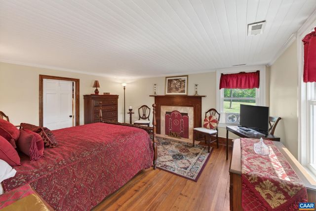28 RIDGEWAY FARM CT, Keswick, VA 22947