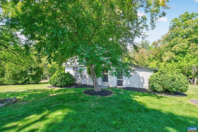 28 RIDGEWAY FARM CT, Keswick, VA 22947