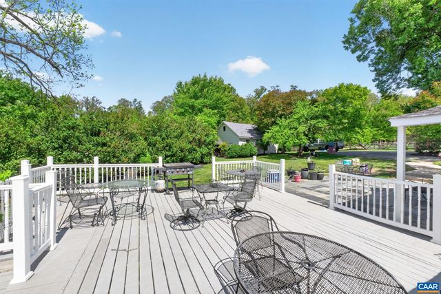 28 RIDGEWAY FARM CT, Keswick, VA 22947