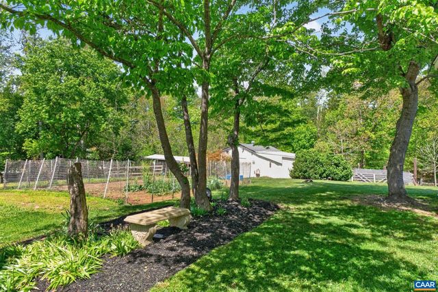 28 RIDGEWAY FARM CT, Keswick, VA 22947