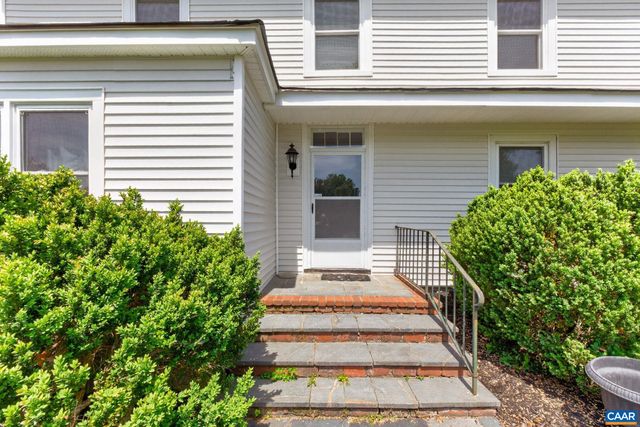 28 RIDGEWAY FARM CT, Keswick, VA 22947