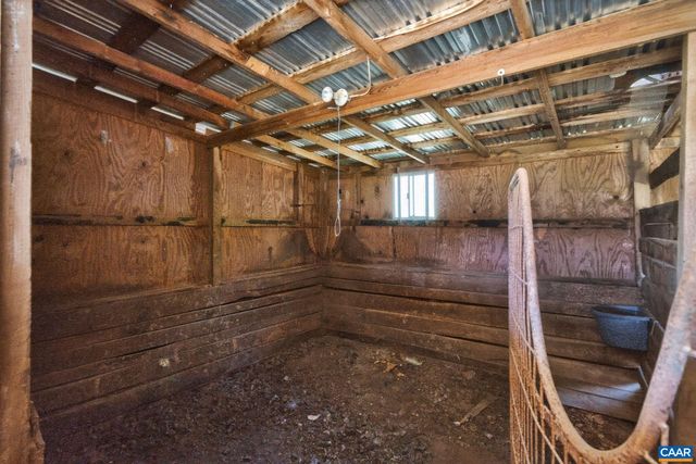 28 RIDGEWAY FARM CT, Keswick, VA 22947