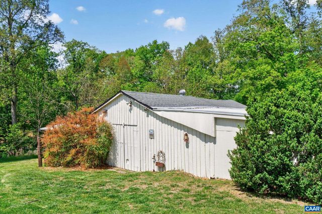 28 RIDGEWAY FARM CT, Keswick, VA 22947