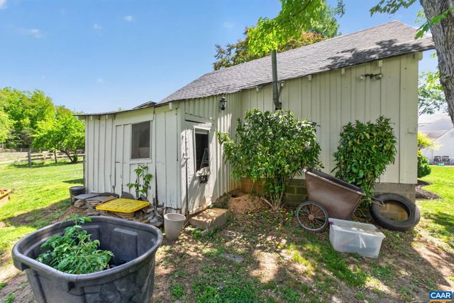 28 RIDGEWAY FARM CT, Keswick, VA 22947