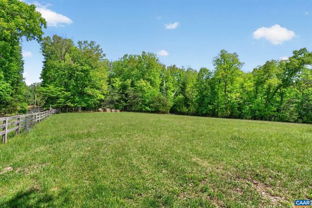 28 RIDGEWAY FARM CT, Keswick, VA 22947