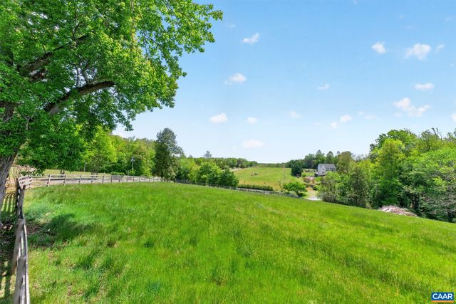 28 RIDGEWAY FARM CT, Keswick, VA 22947