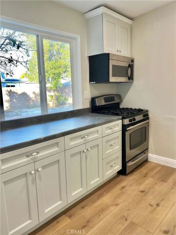 19143 Jovan Street, Tarzana, CA 91335