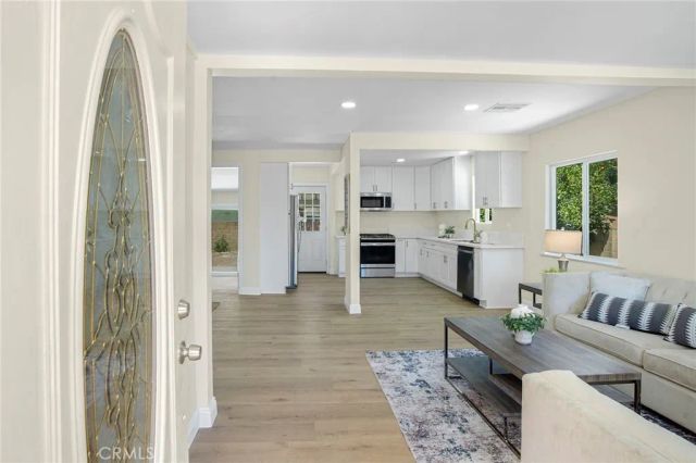 19143 Jovan Street, Tarzana, CA 91335