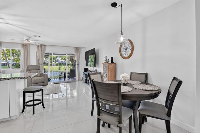 2260 Discovery Circle W, Deerfield Beach, FL 33442