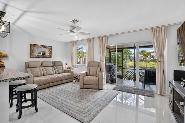 2260 Discovery Circle W, Deerfield Beach, FL 33442