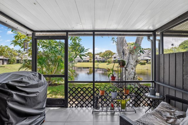 2260 Discovery Circle W, Deerfield Beach, FL 33442