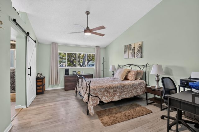 2260 Discovery Circle W, Deerfield Beach, FL 33442