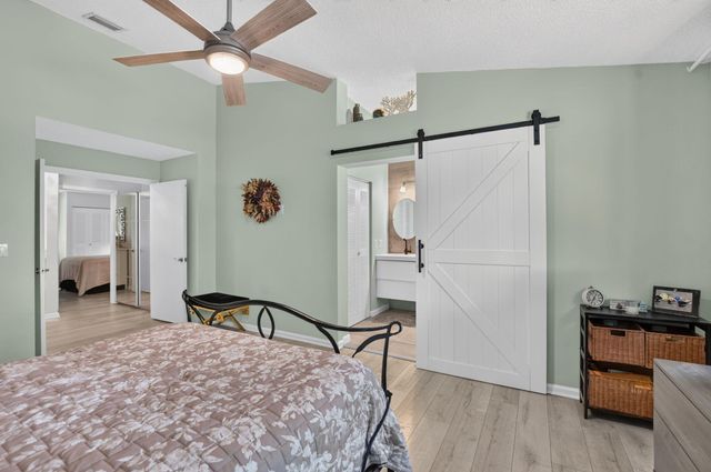 2260 Discovery Circle W, Deerfield Beach, FL 33442