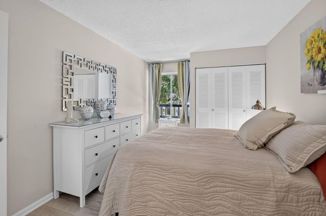 2260 Discovery Circle W, Deerfield Beach, FL 33442