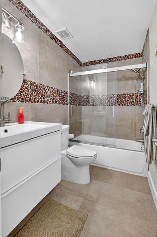 2260 Discovery Circle W, Deerfield Beach, FL 33442