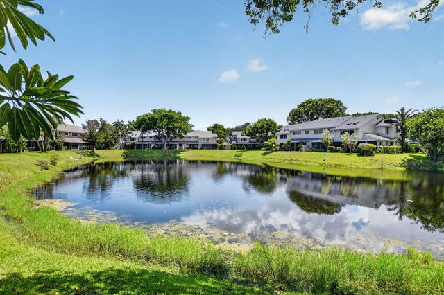 2260 Discovery Circle W, Deerfield Beach, FL 33442