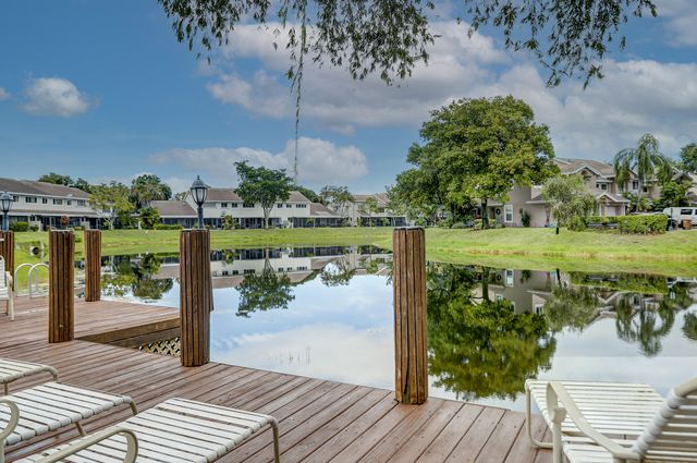2260 Discovery Circle W, Deerfield Beach, FL 33442