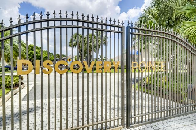 2260 Discovery Circle W, Deerfield Beach, FL 33442