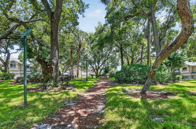 2260 Discovery Circle W, Deerfield Beach, FL 33442