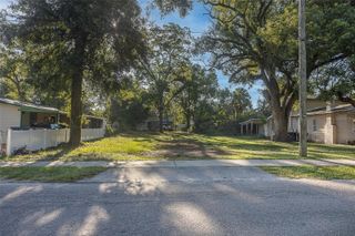 8409 N MULBERRY STREET, Tampa, FL 33604