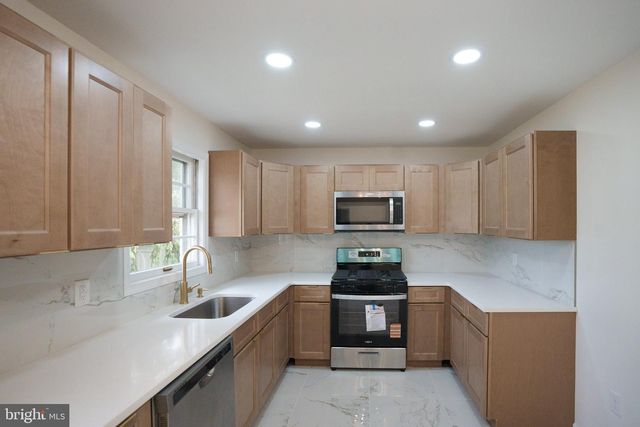 1020 HANOVER RD, York, PA 17408