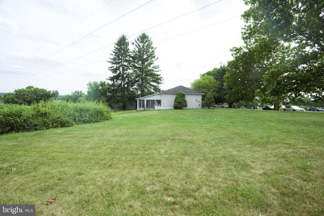 1020 HANOVER RD, York, PA 17408
