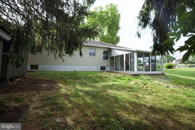 1020 HANOVER RD, York, PA 17408