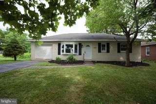 1020 HANOVER RD, York, PA 17408