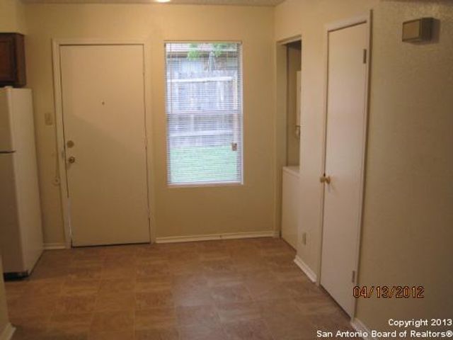 5515 Lochmoor Apt 2, San Antonio, TX 78244
