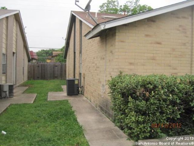 5515 Lochmoor Apt 2, San Antonio, TX 78244