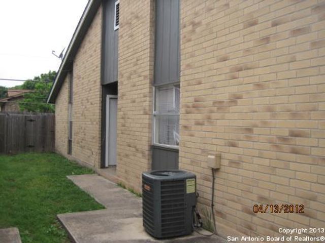 5515 Lochmoor Apt 2, San Antonio, TX 78244
