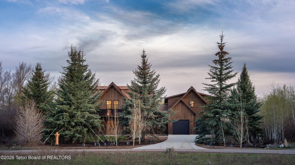 1448 CREVASSE Court, Driggs, ID 83422 photo 2