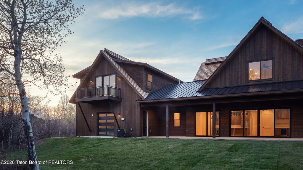 1448 CREVASSE Court, Driggs, ID 83422 photo 4