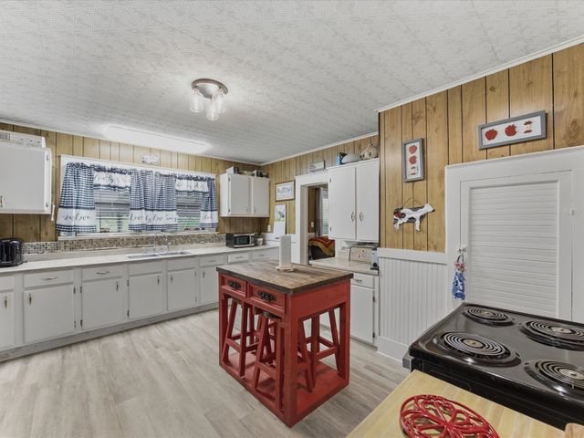 2414 E Ennis Avenue A, Ennis, TX 75119