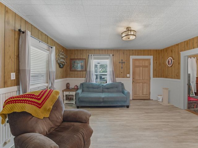 2414 E Ennis Avenue A, Ennis, TX 75119