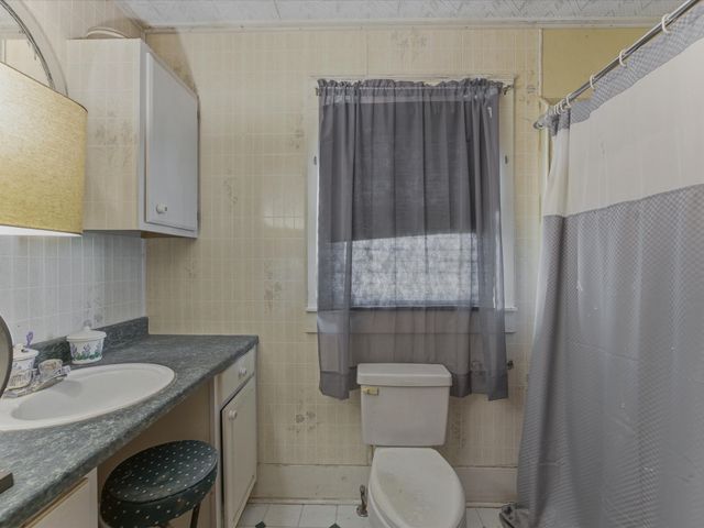 2414 E Ennis Avenue A, Ennis, TX 75119