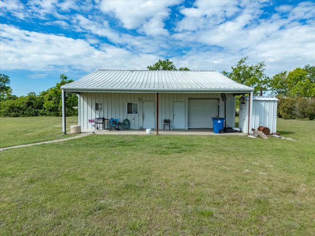 2414 E Ennis Avenue A, Ennis, TX 75119