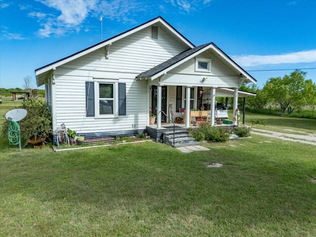 2414 E Ennis Avenue A, Ennis, TX 75119