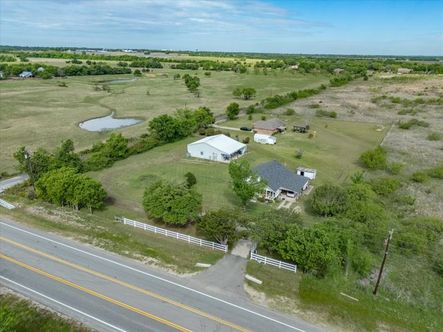 2414 E Ennis Avenue A, Ennis, TX 75119