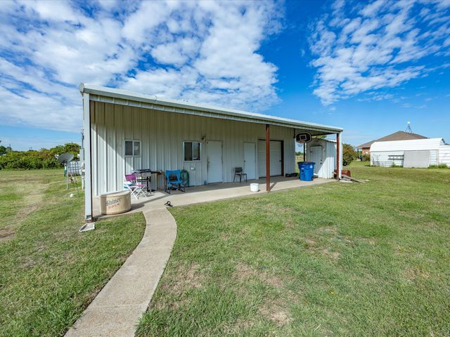 2414 E Ennis Avenue A, Ennis, TX 75119