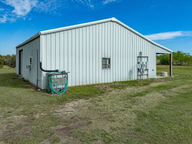 2414 E Ennis Avenue A, Ennis, TX 75119