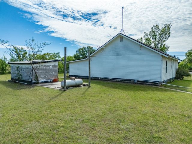 2414 E Ennis Avenue A, Ennis, TX 75119