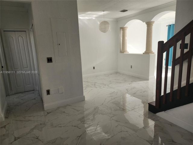 6970 NW 177th St M103, Hialeah, FL 33015