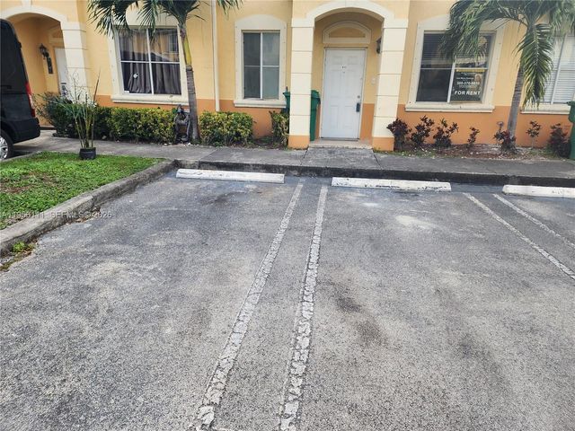 6970 NW 177th St M103, Hialeah, FL 33015