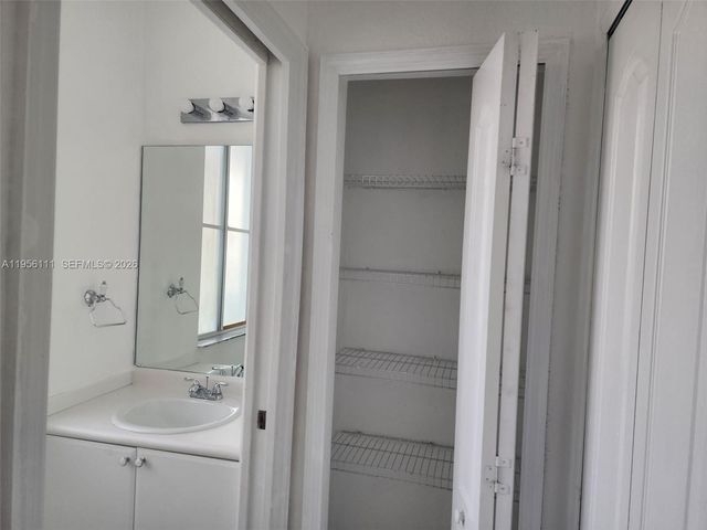 6970 NW 177th St M103, Hialeah, FL 33015