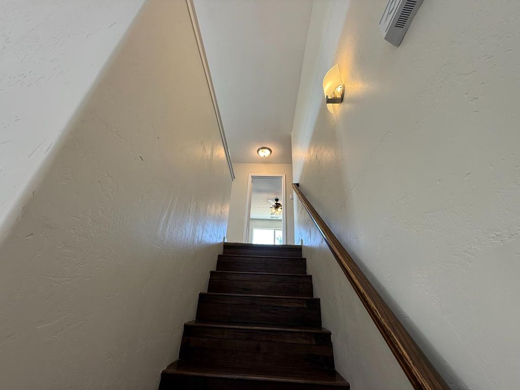 Image 10 of property listing at 1865 N Ellendale Avenue, Fresno, CA 93722