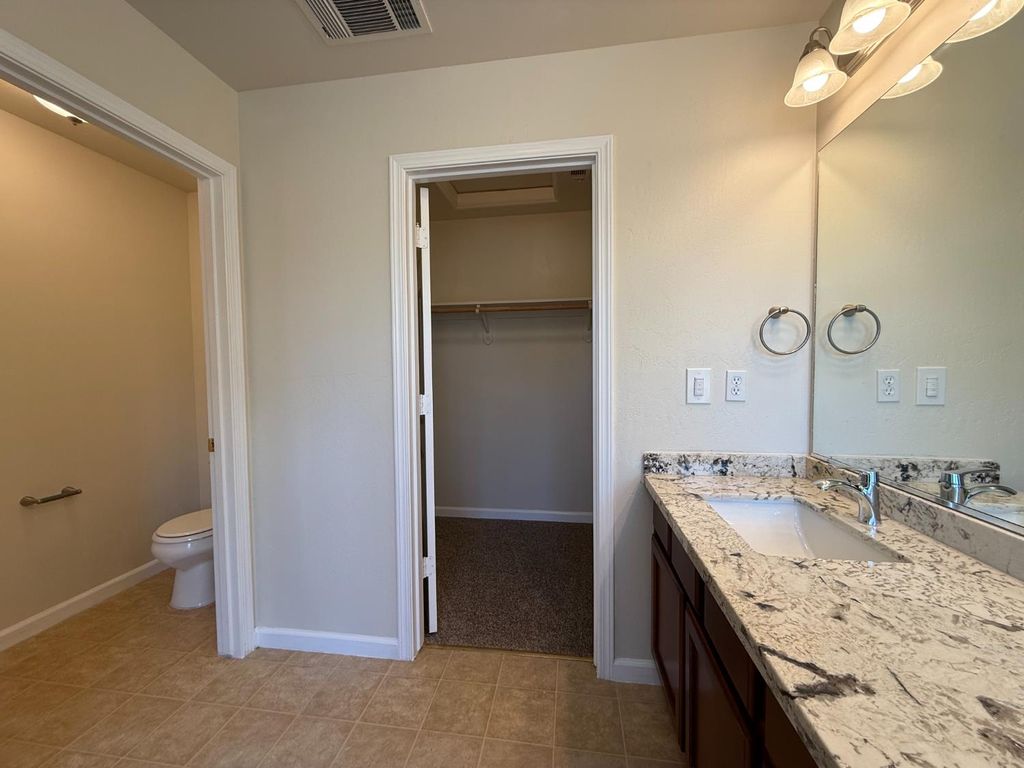 Image 16 of property listing at 1865 N Ellendale Avenue, Fresno, CA 93722