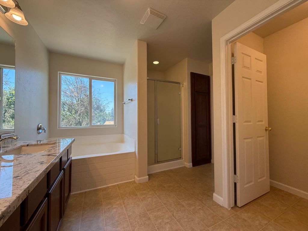 Image 17 of property listing at 1865 N Ellendale Avenue, Fresno, CA 93722