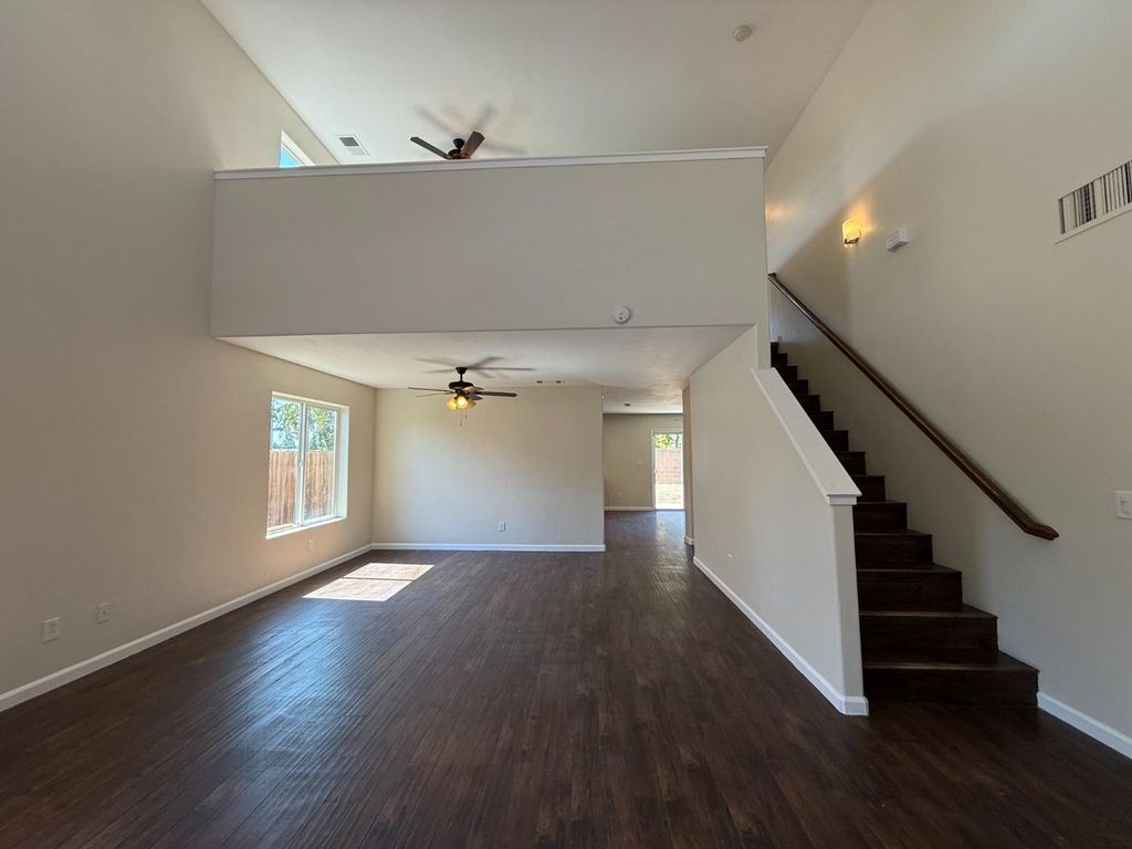 Image 3 of property listing at 1865 N Ellendale Avenue, Fresno, CA 93722